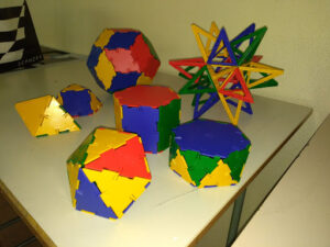 Modelli di poliedri costruiti con tessere di polydron